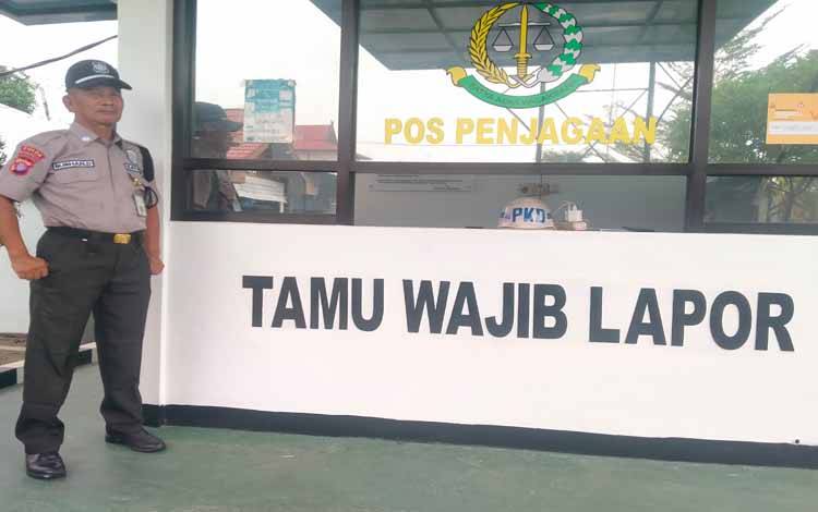 Cerita Satpam Kejaksaan, 30 Tahun Mengabdi di Tengah Cerita Misteri