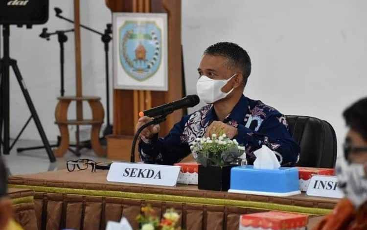 Sekda Lamandau, Muhamad Irwansyah memimpin Bimbingan Teknis keterampilan dalam pelaksanaan penanaman modal