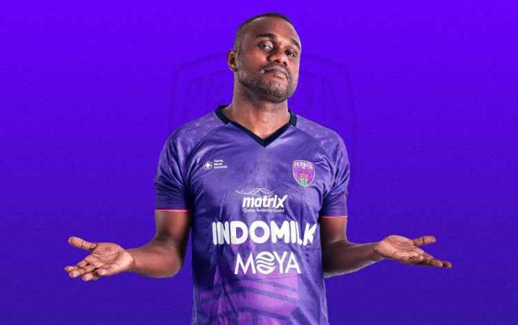 Dominggus Fakdawer Resmi Berseragam Persita Tangerang