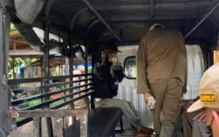Satpol PP dan Damkar Kapuas Amankan ODGJ yang Meresahkan Warga