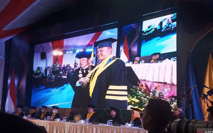 Jenderal Dudung Raih Gelar Doktor Predikat Cum Laude