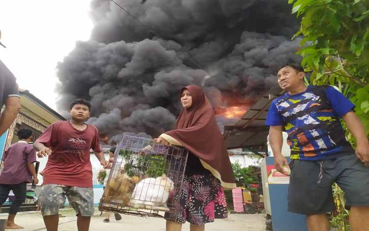 Gudang Kelontongan Terbakar di Sampit