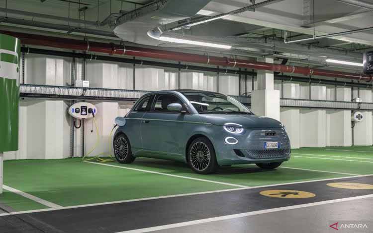 Mobil listrik New Fiat 500