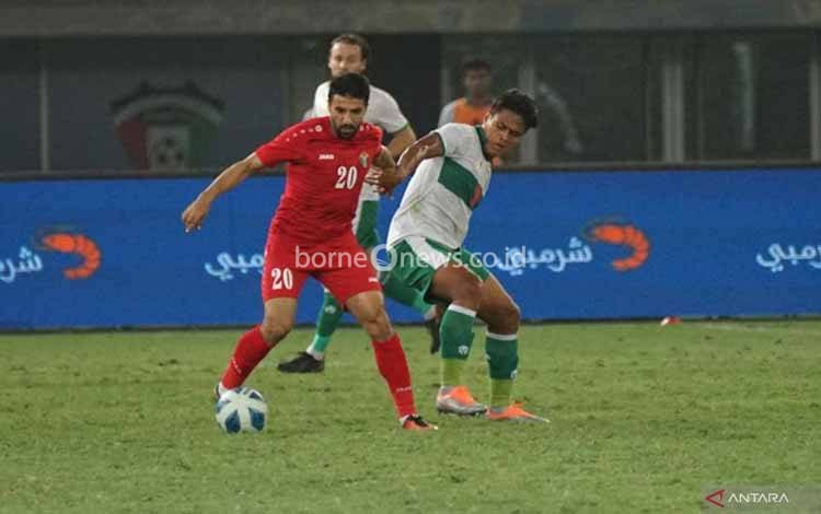 Suporter Indonesia Terus Semangati Timnas Meski Kalah dari Yordania