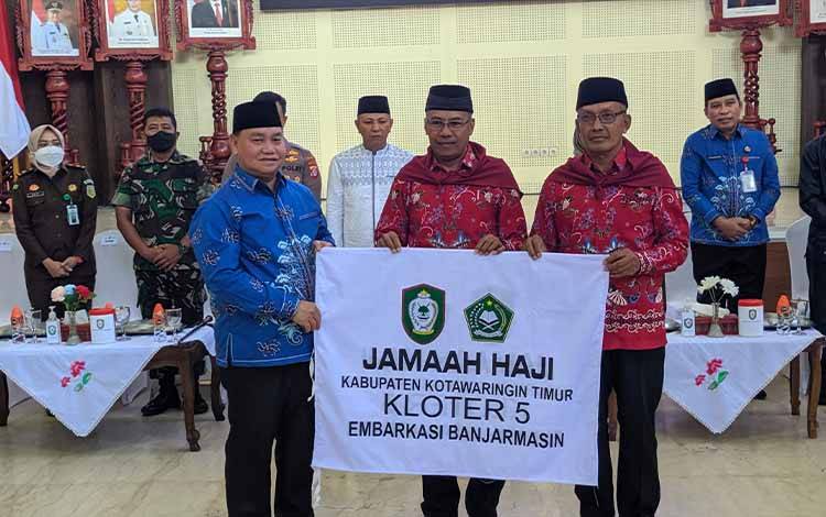 Bupati Kotim Lepas 91 Jemaah Calon Haji