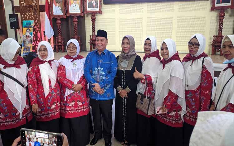 Bupati Kotim Upayakan Kepulangan Jemaah Haji Gunakan Pesawat