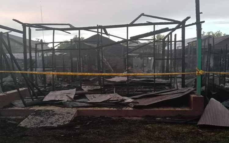 2 Rumah dan Bangunan Barak Terbakar di Kuala Pembuang