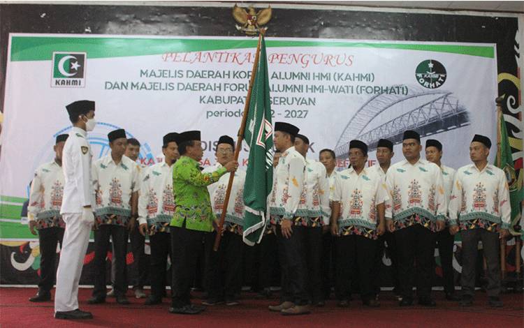 Razak Lantik Pengurus MD KAHMI Seruyan