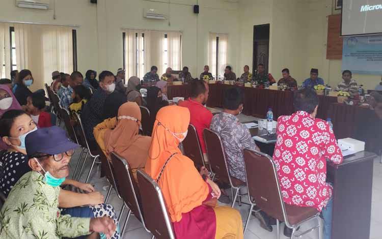 Proses Analisis Amdal Perusahaan Tambang Pasir Kuarsa Disambut Positif Masyarakat Tiga Desa di Kobar
