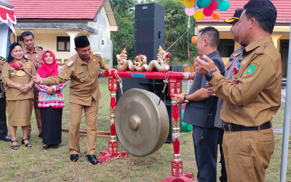Bupati Sukamara Resmikan SLB Negeri 1