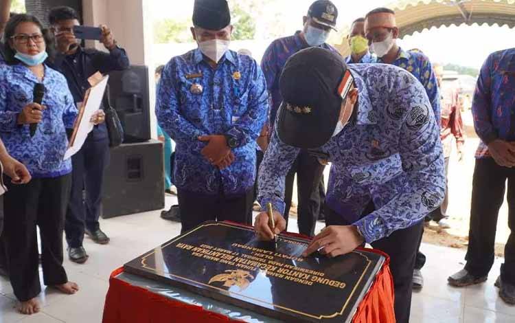 Bupati Lamandau Minta ASN Beri Pelayanan Terbaik untuk Masyarakat