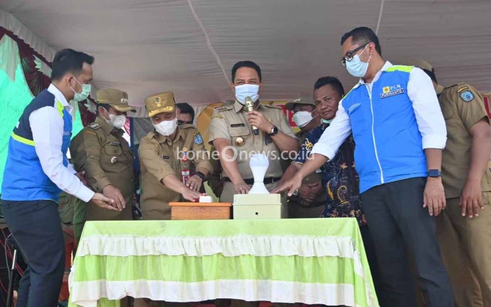 Akhirnya Tiga Desa di Belantikan Raya Teraliri Listrik