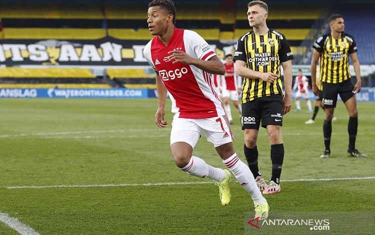 Benfica Amankan Jasa David Neres dari Shakhtar Donetsk