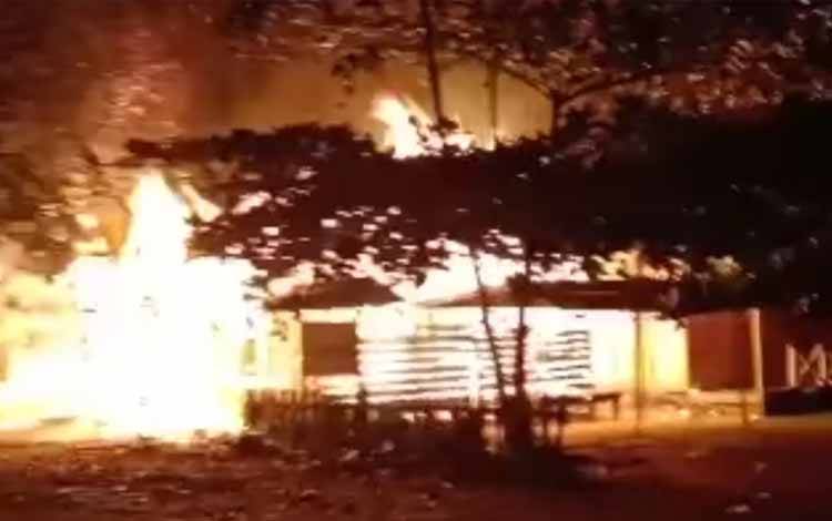 Bangunan Sekolah Dasar di Kapuas Timur Terbakar