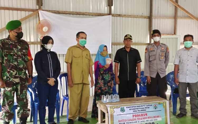 Ketua Komisi I DPRD Kapuas Monitoring Penyaluran BLT DD