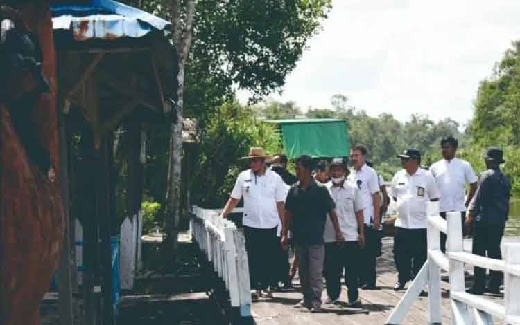 Desa Sei Sekonyer Masuk 50 Besar ADWI, Pj Bupati Harapkan Berdampak Positif Industri Pariwisata Kobar