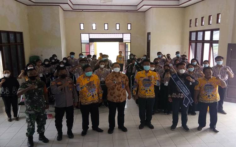 Siswa di Gunung Mas Mengikuti Sosialisasi Bahaya Narkoba