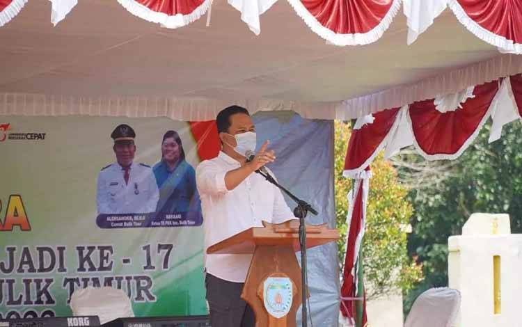 Bupati Lamandau Hendra Lesmana memberikan instruksi kepada seluruh OPD untuk menggali potensi PAD.