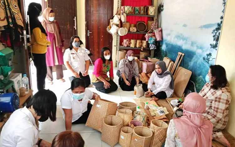 Pemkab Dorong Optimalisasi Pengembangan Kerajinan Daerah