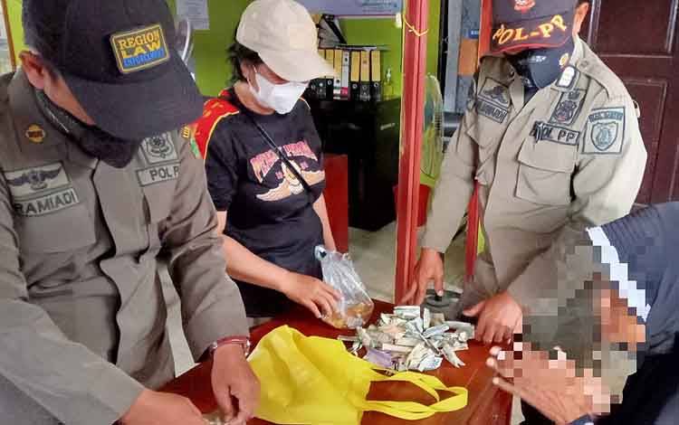 Pengemis Asal Balangan di Pasar Ampah Hasilkan Ratusan Ribu Rupiah dalam Sehari