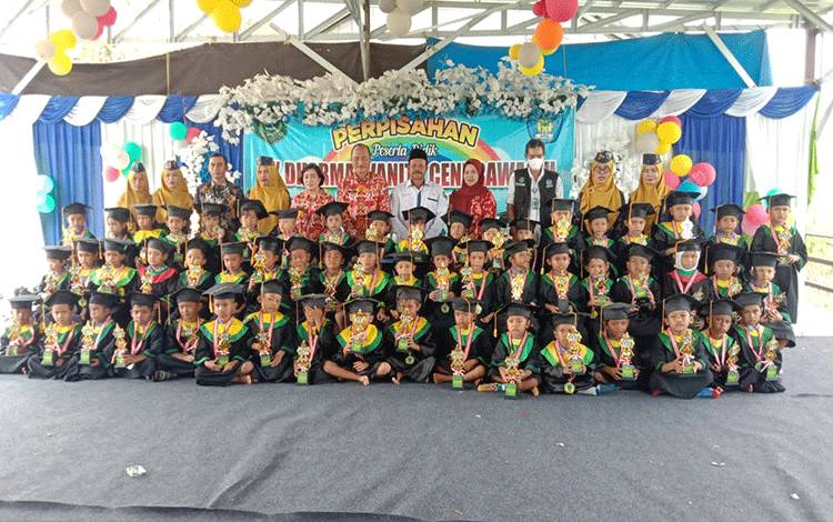 Camat Kapuas Kuala Ajak Semua Pihak Saling Dukung Majukan Dunia Pendidikan