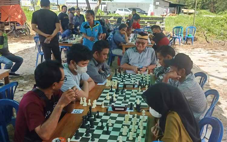Puluhan Peserta Meriahkan Kejuaraan Catur Cepat di Katingan