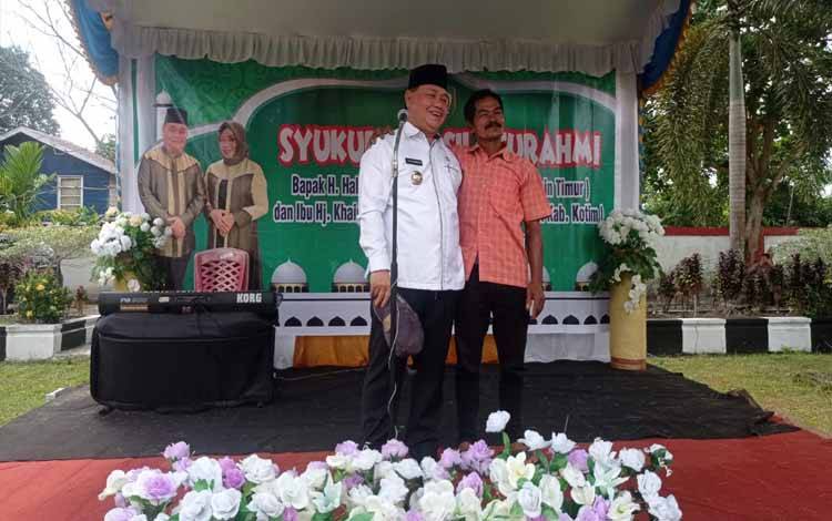Bupati Kotim Terharu dan Bahagia Saat Bertemu Masyarakat Kota Besi