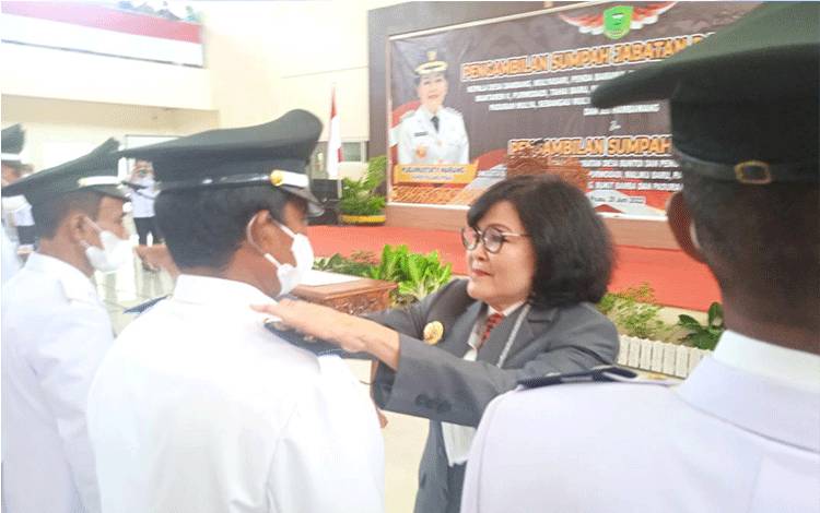 Bupati Pulang Pisau Lantik Kades dan Anggota BPD