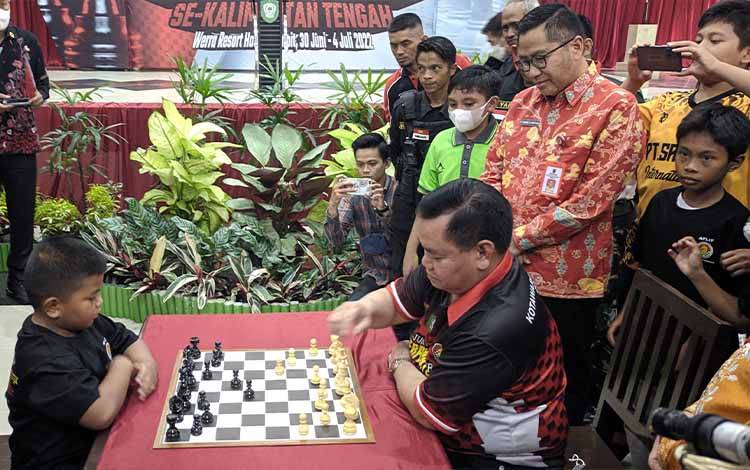 Bupati Berharap Ada Atlet Catur Kotim Berprestasi Hingga Nasional