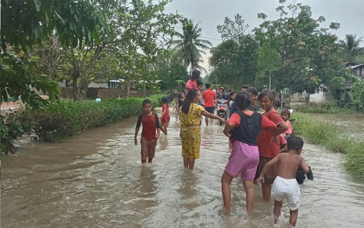 Banjir Meluas, Pemkab Kobar Tingkatkan Status Tanggap Darurat Bencana