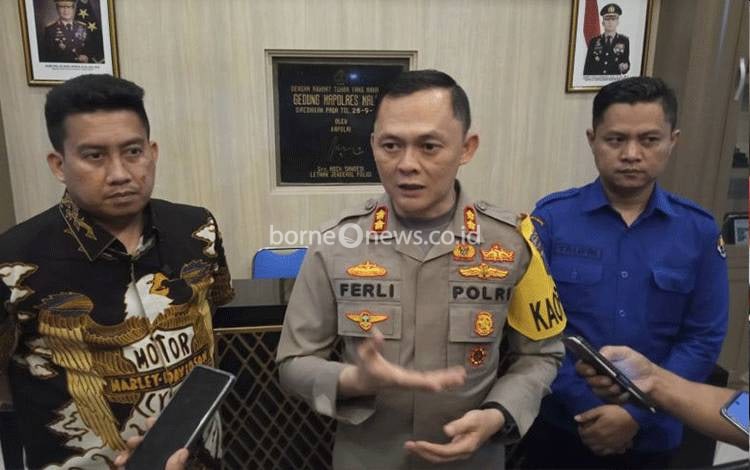 Tidak Terima Dicerai, Suami Tusuk Istri dan Anak