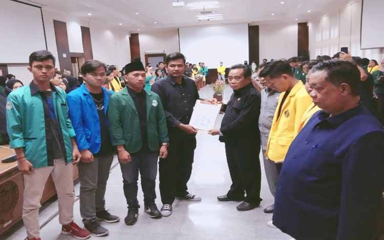 Ini Tuntutan Lengkap Aksi Unjuk Rasa Germara di DPRD Kalteng