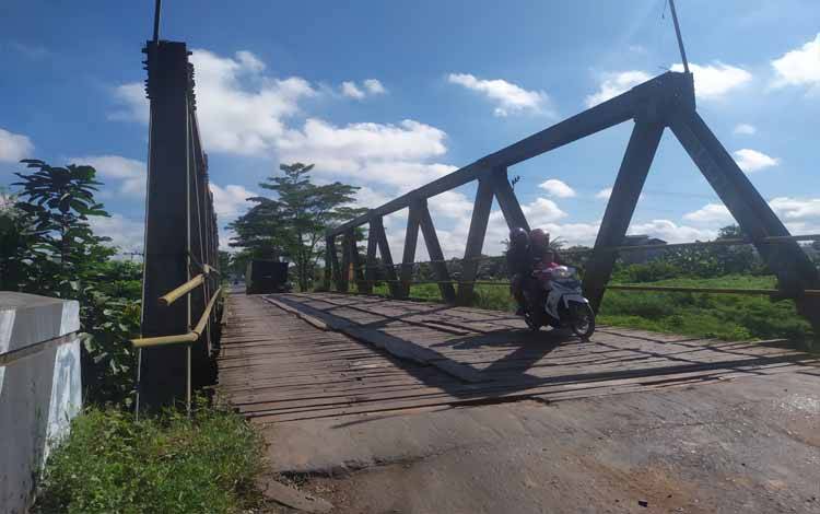 Jembatan Kapten Mulyono Sampit Sudah Diperbaiki