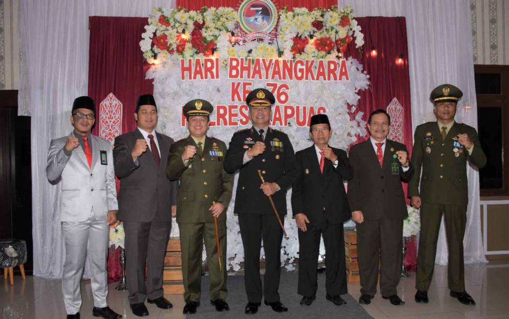 Wabup Kapuas, Nafiah Ibnor bersama unsur Forkopimda seusai upacara Hari Bhayangkara, Selasa, 5 Juli 2022