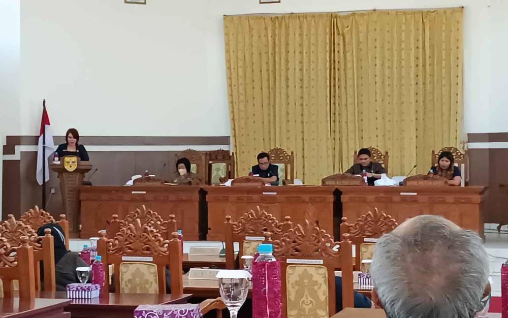 Tanggapan Fraksi Demokrat DPRD Gumas terhadap Raperda LKPj APBD 2021