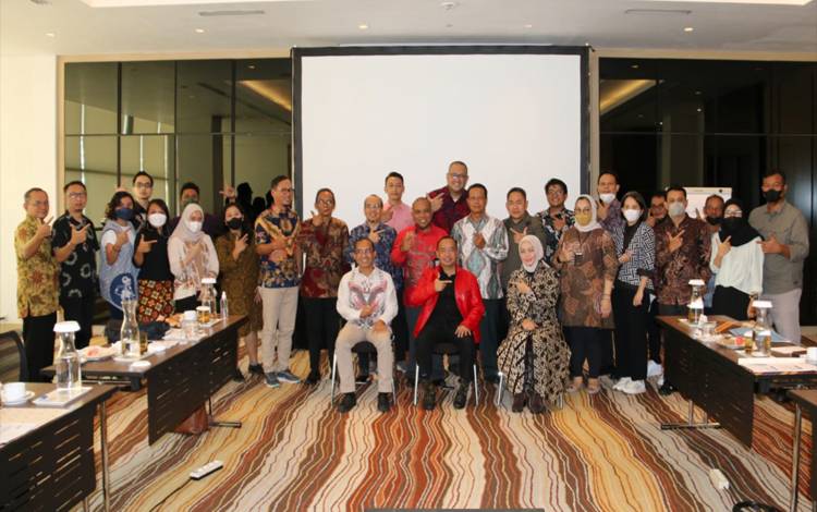 Bupati Seruyan Instruksikan PBS Sesuaikan Harga Beli TBS Sawit