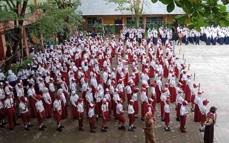 Hari Pertama Masuk Sekolah, 97 Persen Siswa di Sekolah Ini Diantar Orang Tua