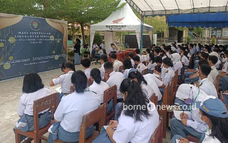 Ratusan Siswa Baru Ikuti Sosialisasi Bahaya Narkotika dari Polres Gunung Mas