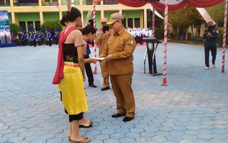 Bupati Kotim Sedih Pemuda Malu dengan Budaya Daerah