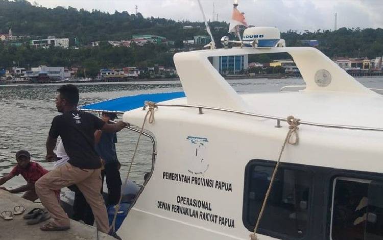 Perahu Motor DPR Papua Hilang Kontak di Perairan Kepulauan Yapen