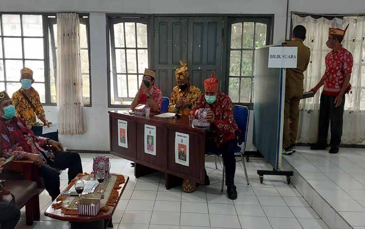 3 Kandidat Ikuti Pemilihan Damang Kepala Adat Kecamatan Selat Periode 2022 - 2028