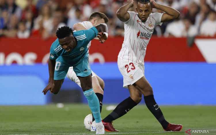 Gagal Daratkan Nathan Ake, Chelsea Bidik Jules Kounde