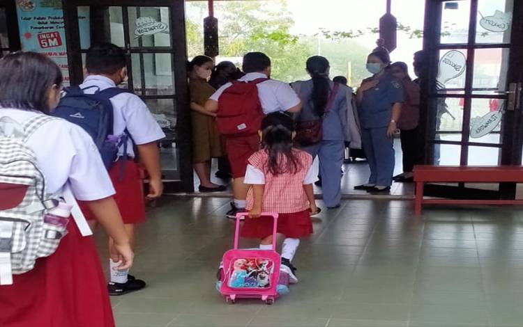Dinas Dukcapil dan Sekolah Fasilitasi Pengurusan Dokumen Kependudukan Pelajar
