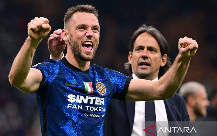 Gagal Dapatkan Gleison Bremer, Inter Urung Jual Milan Skriniar