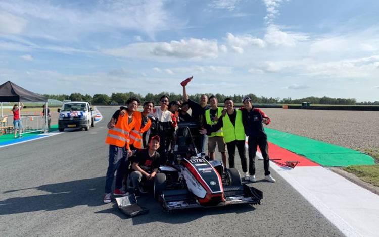 Tim Bimasakti UGM Raih Juara di Formula Student Netherlands 2022