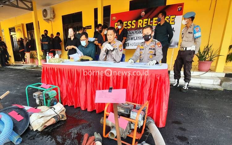 2 Penambang Liar Diciduk Polres Kobar