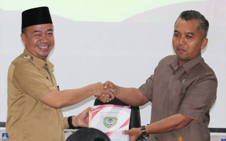 Bupati Seruyan Sampaikan Pidato Pengantar KUA-PPAS APBD 2023
