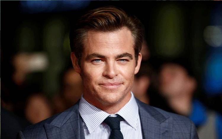 Chris Pine Jatuh Cinta dengan Permainan Dungeons & Dragon
