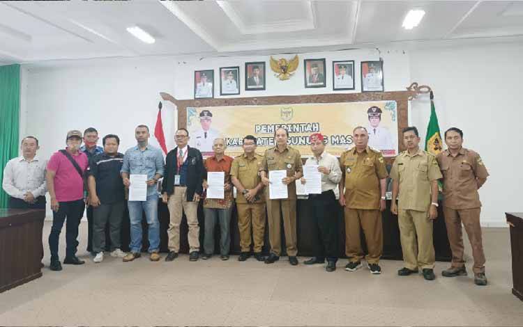 PBS di Gunung Mas Ini Berkomitmen Bangun Kembali Betang untuk Ahli Waris Keturunan Engkan