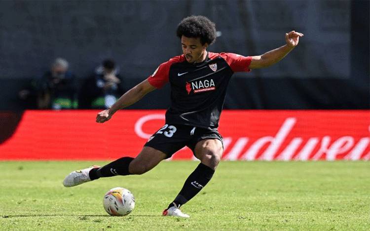 Barcelona Serobot Chelsea Dapatkan Jules Kounde